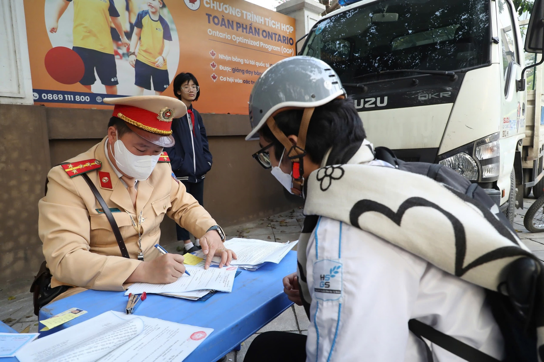 Công an TP Hà Nội gửi danh sách 2.102 học sinh vi phạm an toàn giao thông đến Sở Giáo dục và Đào tạo
